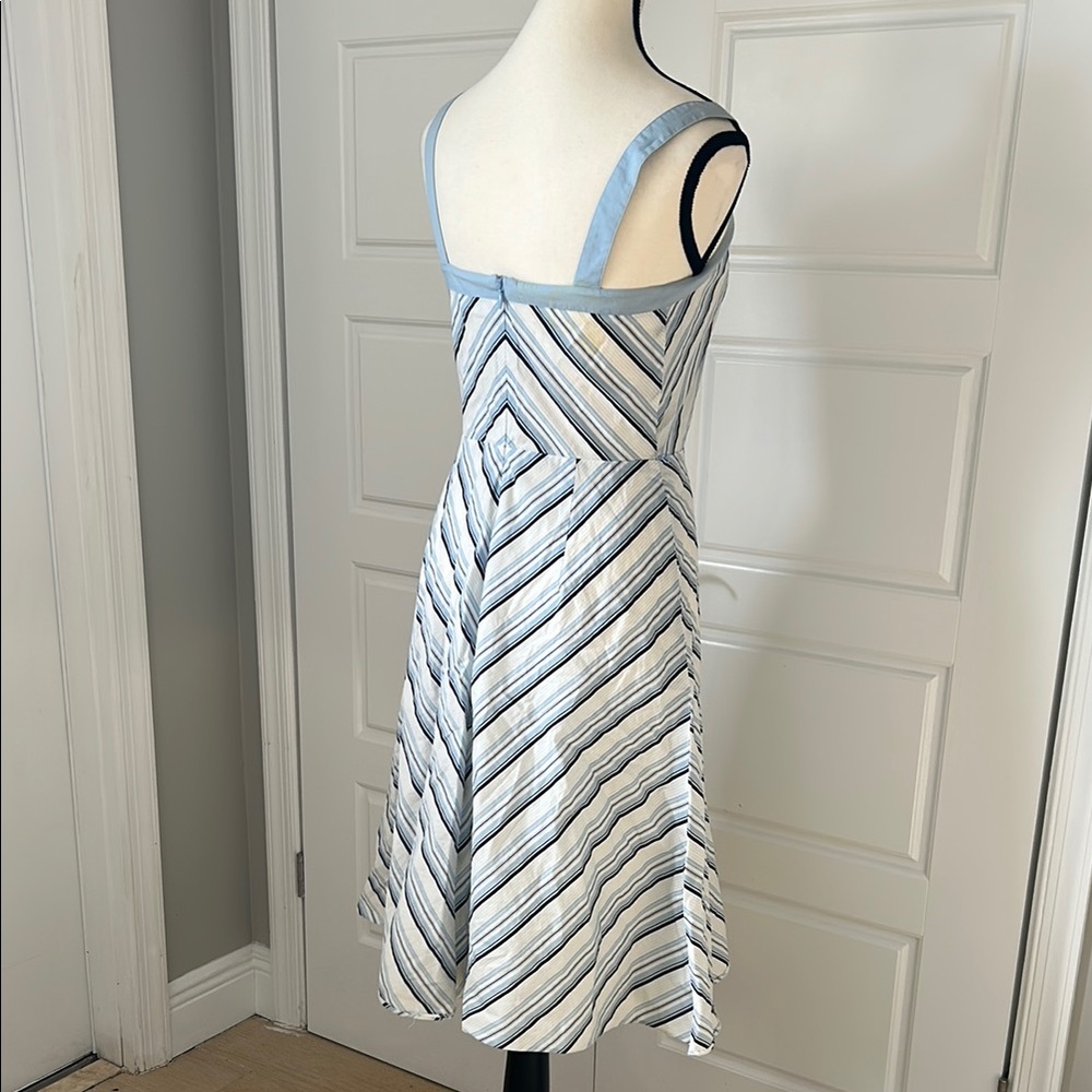 Ann Taylor LOFT Blue and White Chevron Design A-Line Midi Dress with Tie Belt - Picture 4 of 8